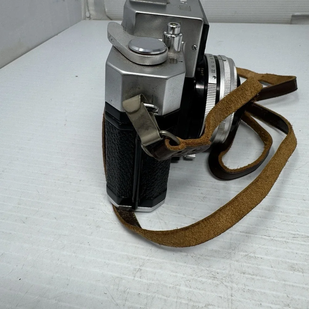 Nikkorex 35 Leaf shutter SLR Camera No.89387 Nikkor-Q 2.5/5cm‎